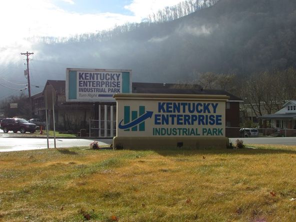 1296 S Mayo Trl, Pikeville, KY 41501